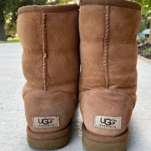 Womens ugg boots size 8